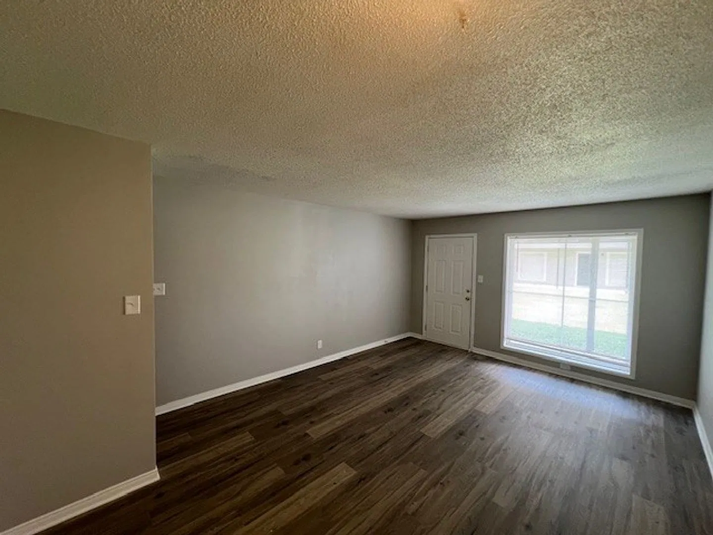 Newly Renovated 2B/1B Apartment Available in Lake Charles — Photo 3
