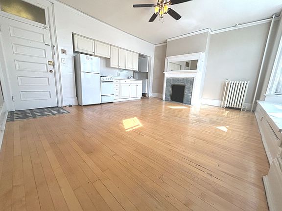 5th image of 918 E Knapp St APT 7