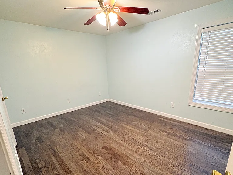 1712 Weber Ave — Photo 8