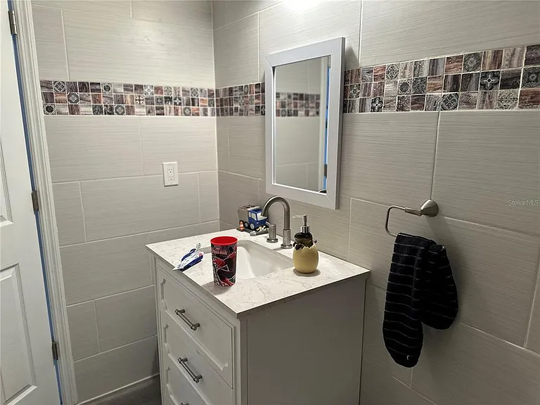 10018 Chorlton Cir — Photo 43