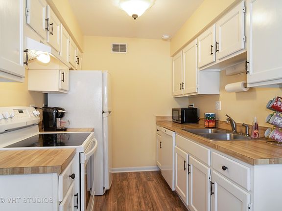 4th image of 629 Whalom Ln #0