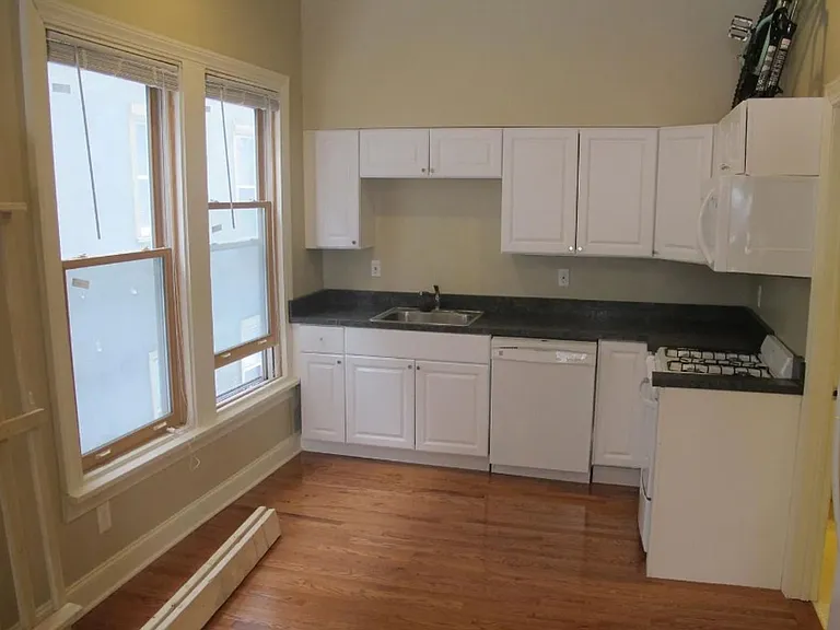 47 Vick Park #A — Photo 8