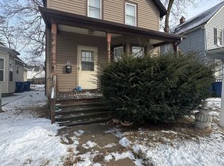 619 Chestnut St, Waukegan, IL 60085