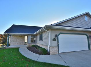 W154N6542 Marvel Dr, Menomonee Falls, WI 53051