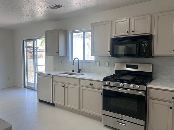5th image of 4119 Logan Rd NW