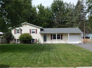 39 W Canon Dr, Rochester, NY 14624