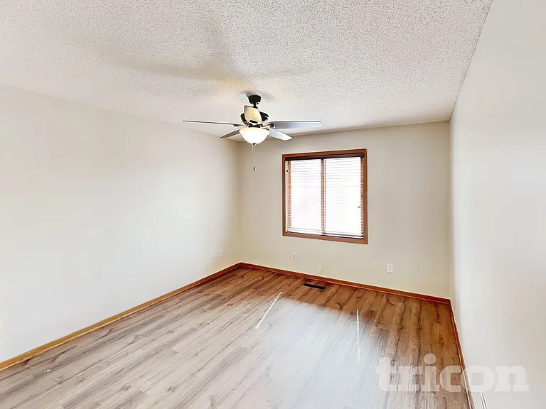 13734 Glenhurst Ln — Photo 11