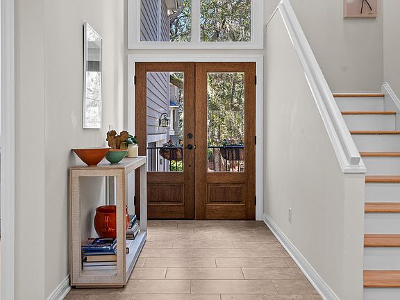 5th image of 2730 Old Oak Walk