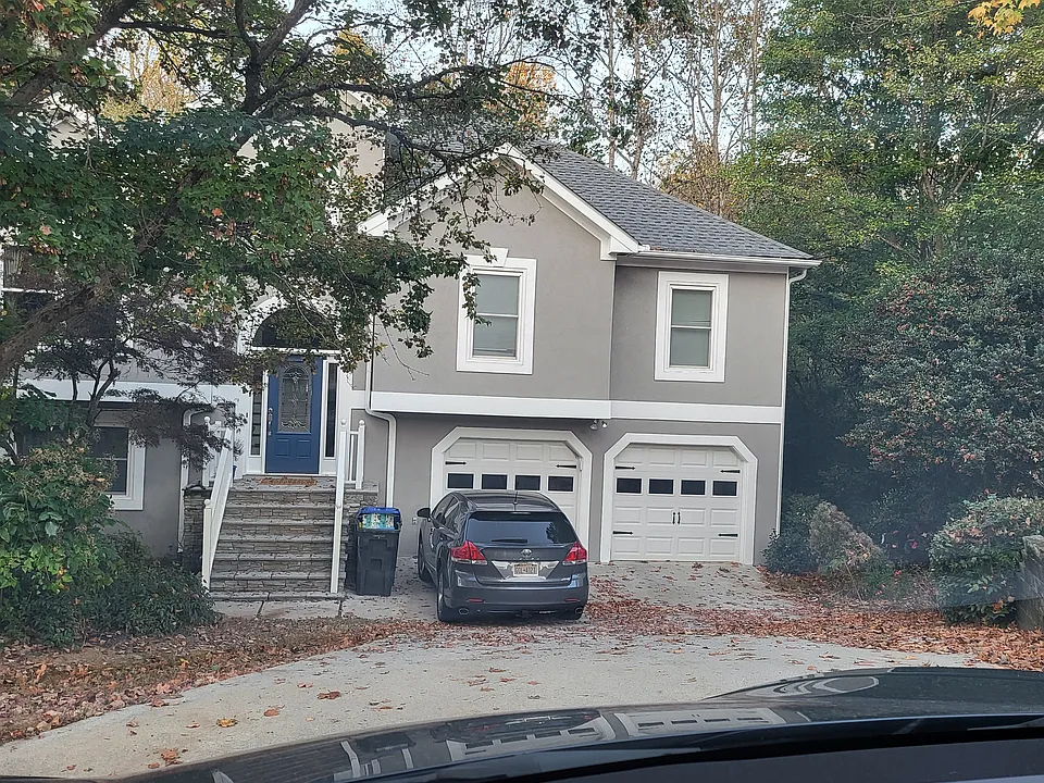 885 Long Branch Cir