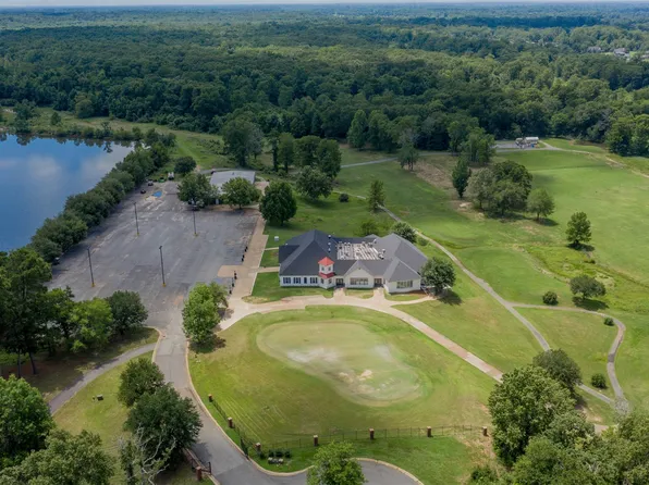 52 Golf Club Dr, Bossier City, LA 71112