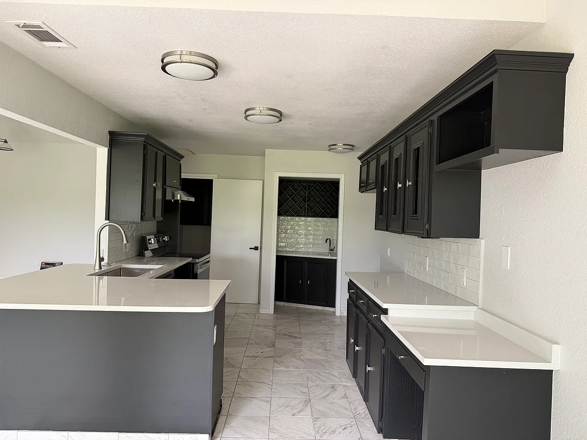 KITCHEN - 3131 Timberline Dr