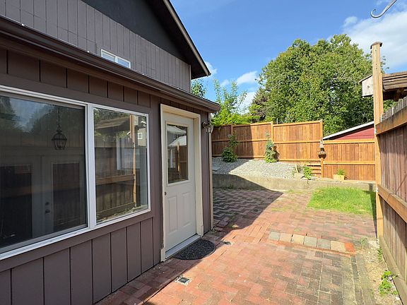 2nd image of 1217 9th Ave SE Unit B