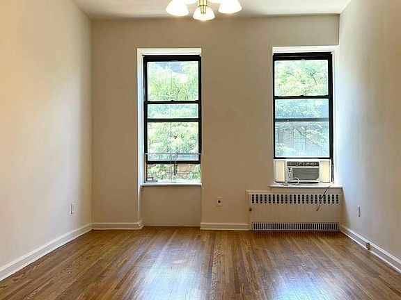 3rd image of 25 W 75th St #3