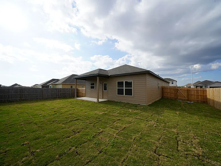 745 Tupelo Tank Dr — Photo 32