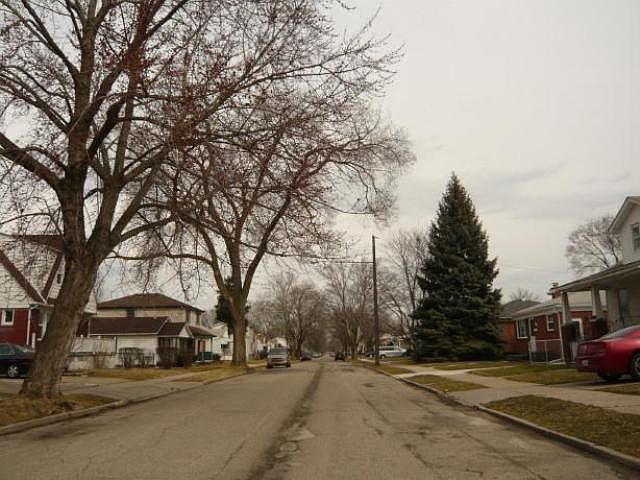 2nd image of 1562 Austin Ave