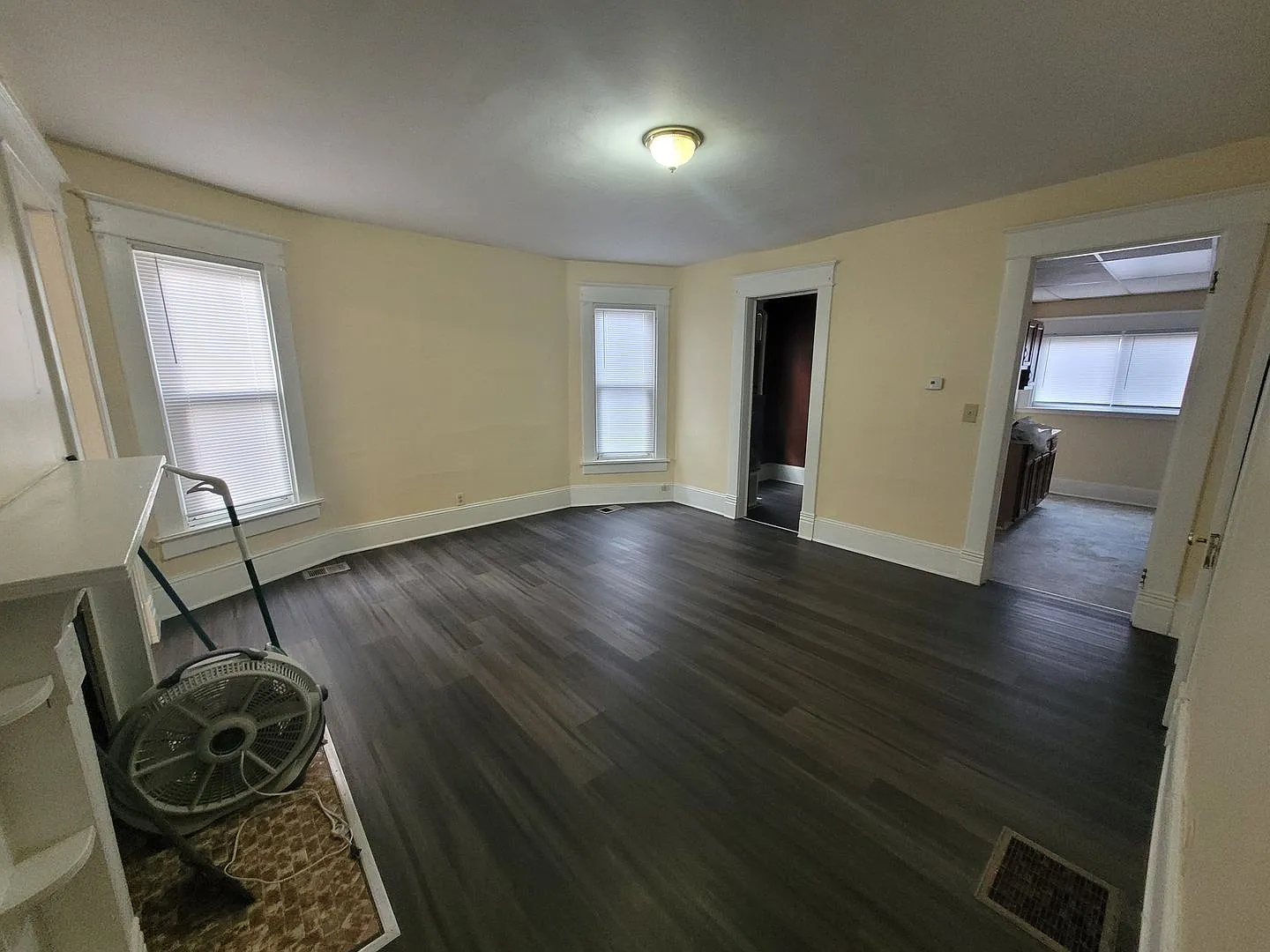 555 E. Wheeling St — Photo 4