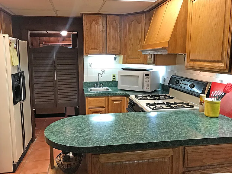 208 Harvard Ave — Photo 9