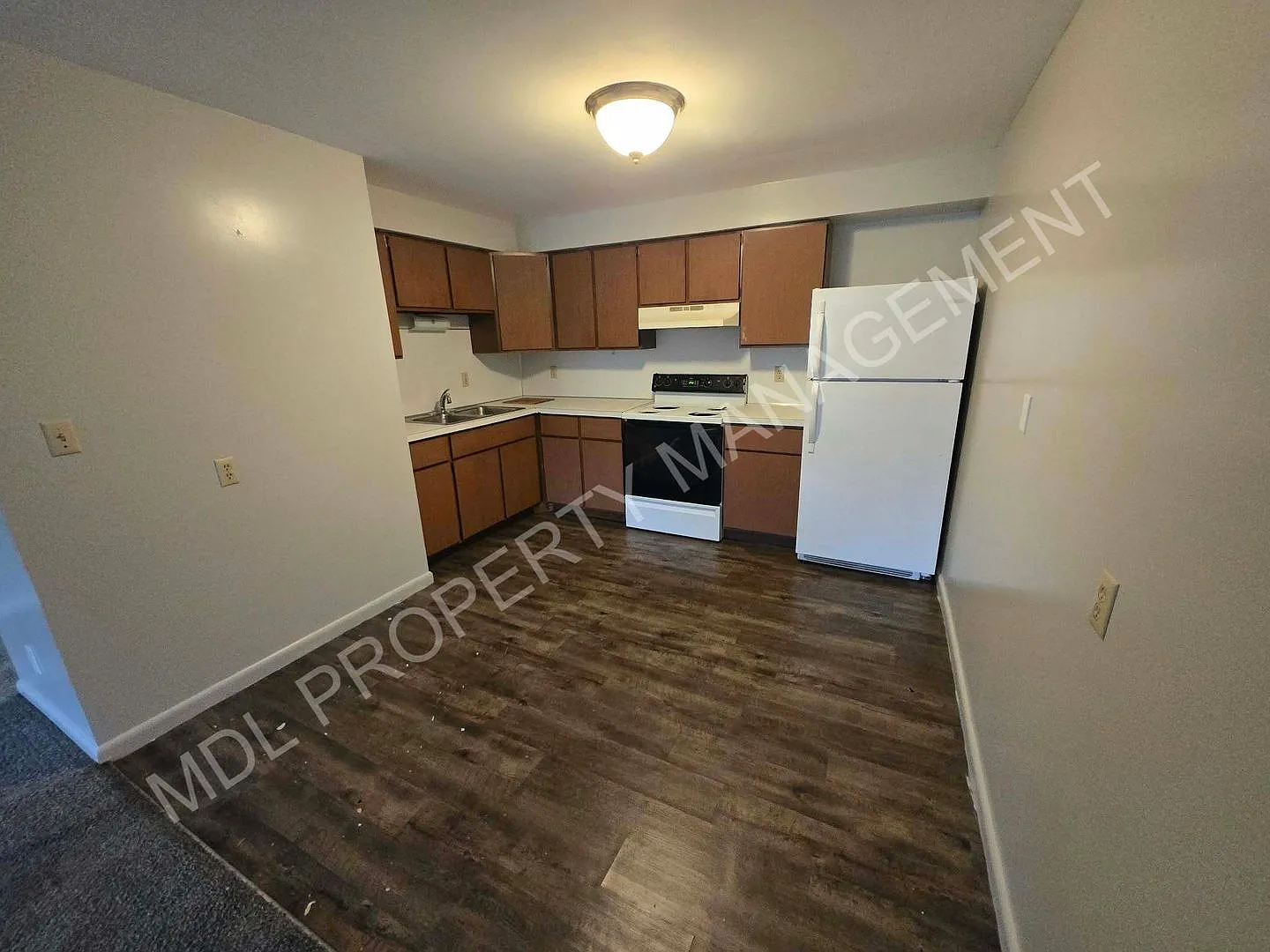 121 N Woodbridge — Photo 4