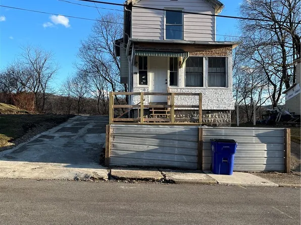 1216 Erie St, East Liverpool, OH 43920