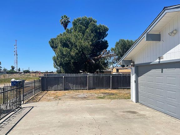4th image of 2626 W Garland Ave