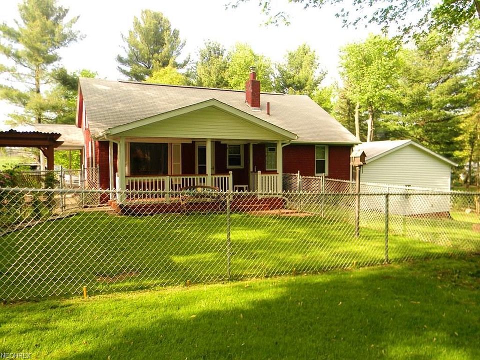 1st image of 5004 Lesh St NE