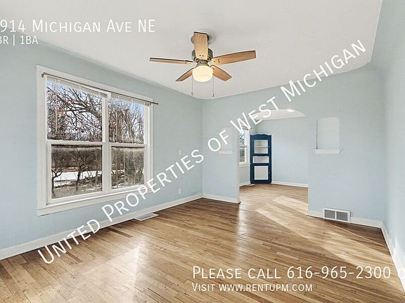 3rd image of 2914 Michigan St NE