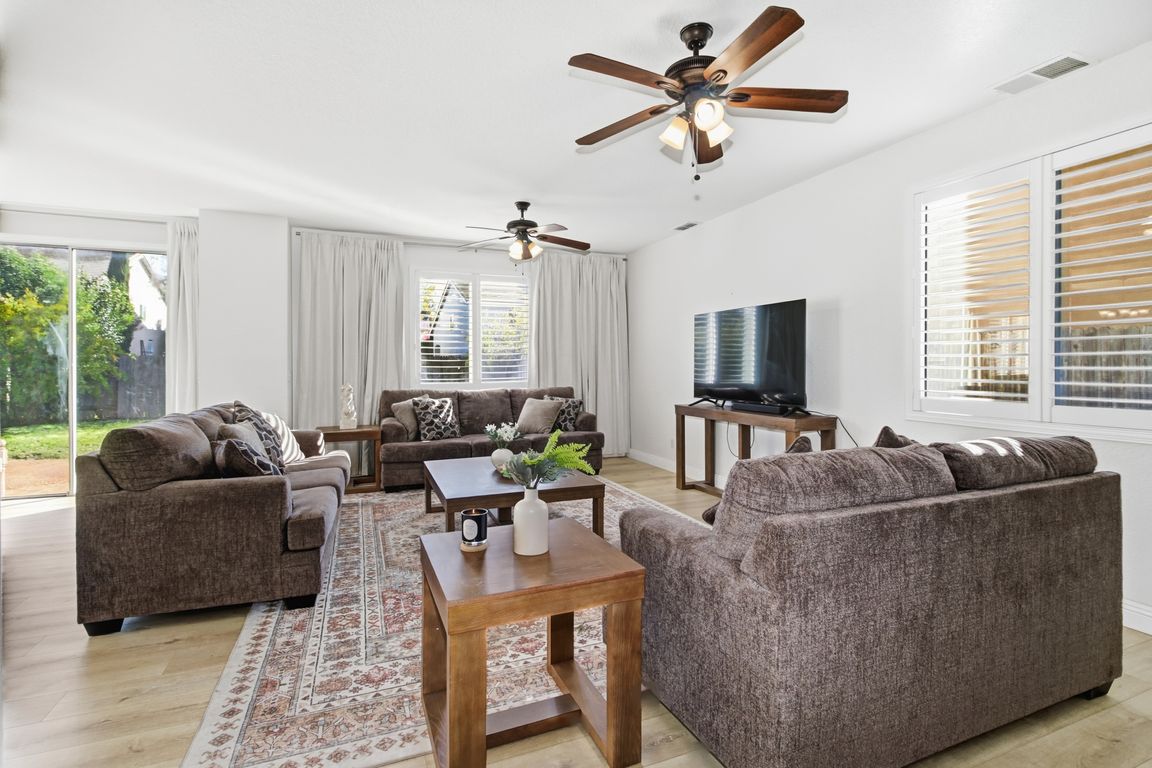 next background image