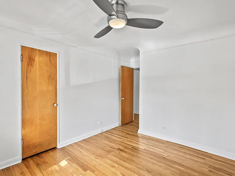 Del Prado — Photo 22