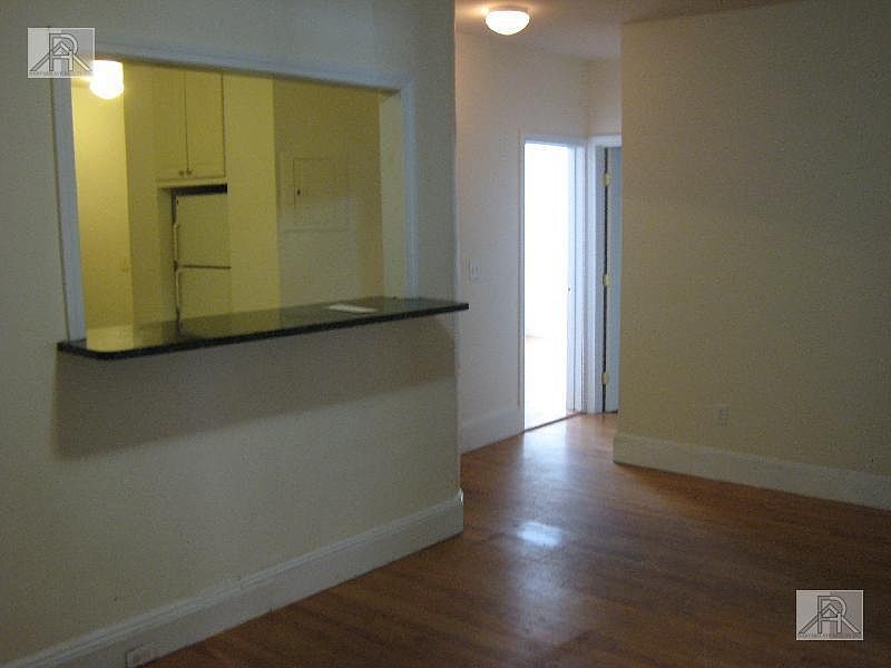 2nd image of 51 Egmont St APT 1