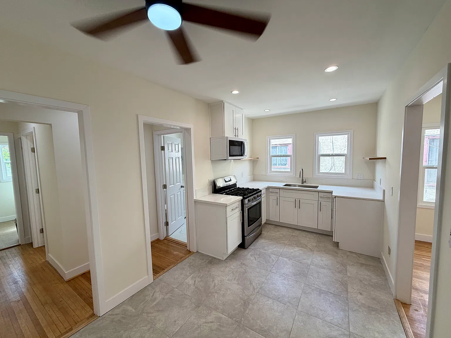 2 bed, 850 sqft, $2,350 — Photo 3