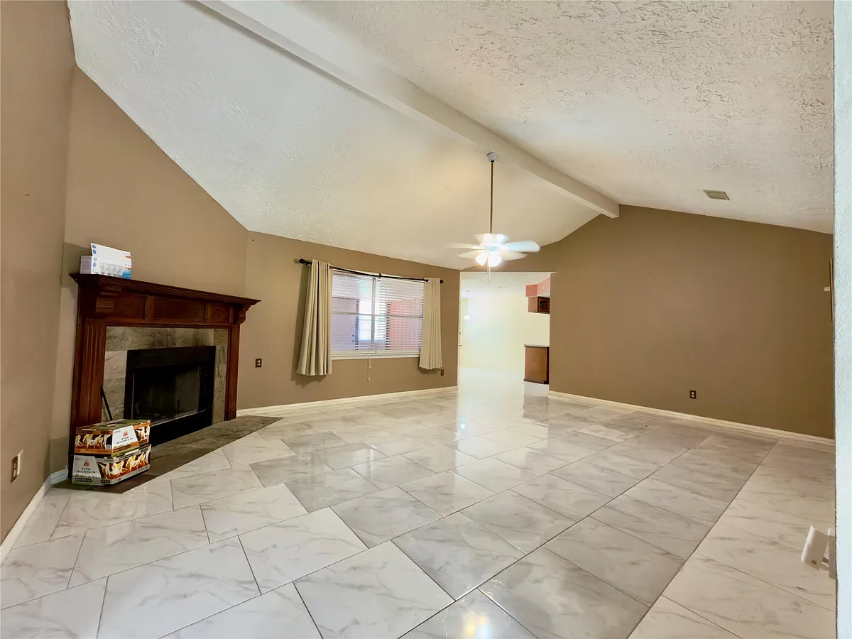 Building Photo - 23115 Bright Star Dr