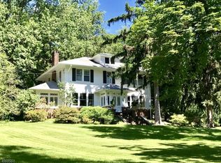 469 Ridgewood Rd, Maplewood, NJ 07040