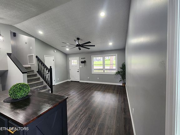 4th image of 6633 Bay Circle Dr