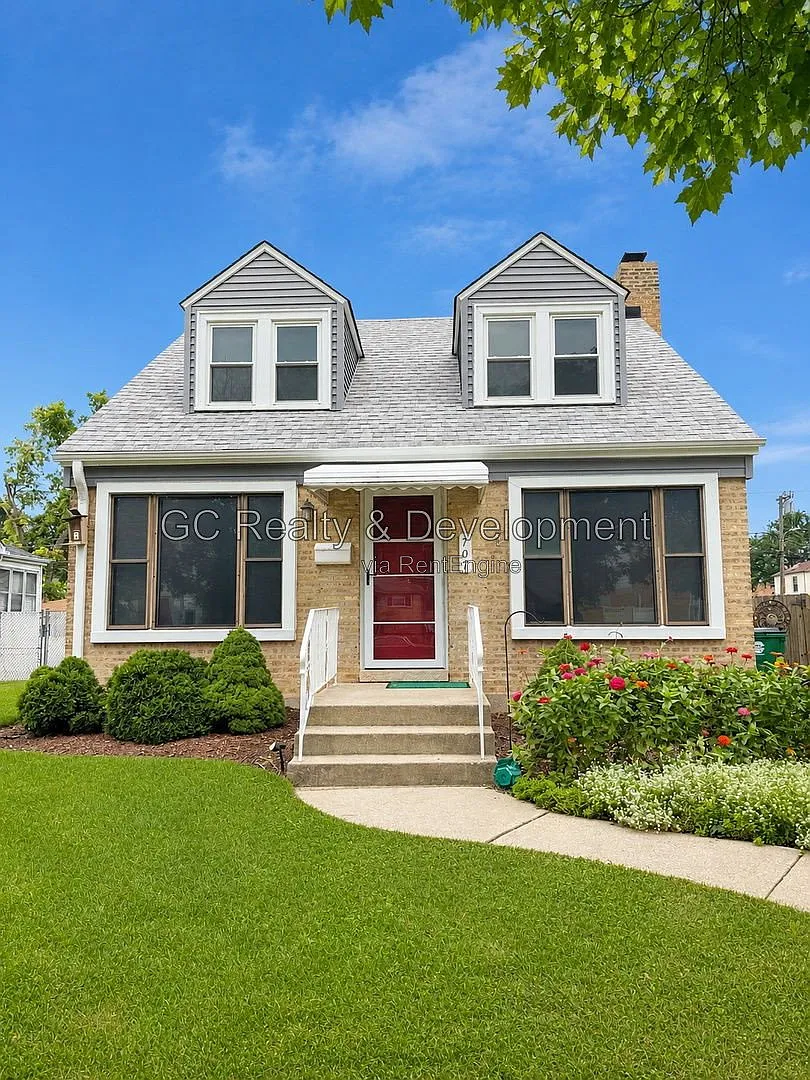 3 bed, 1.0 bath, 1302 sqft, $2,995 — Photo 1
