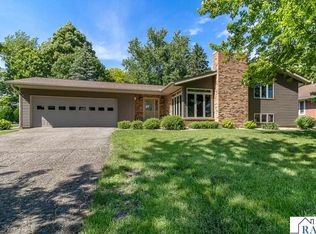 519 4th St SW, Madelia, MN 56062