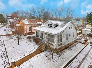 724 Walnut St, Lemont, IL 60439