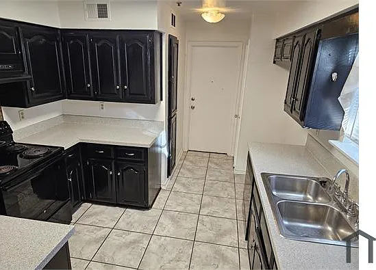 3 bed, 1615 sqft, $2,100 — Photo 3