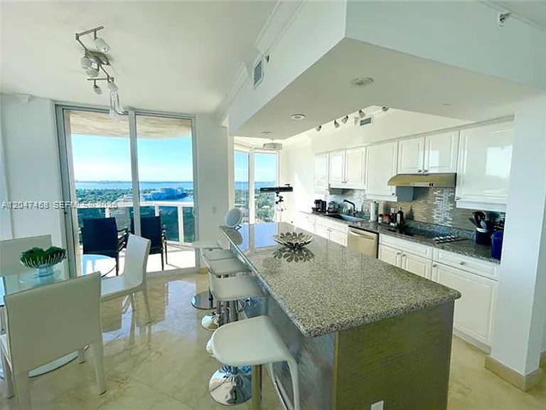 4775 Collins Avenue Cu #2305 — Photo 7