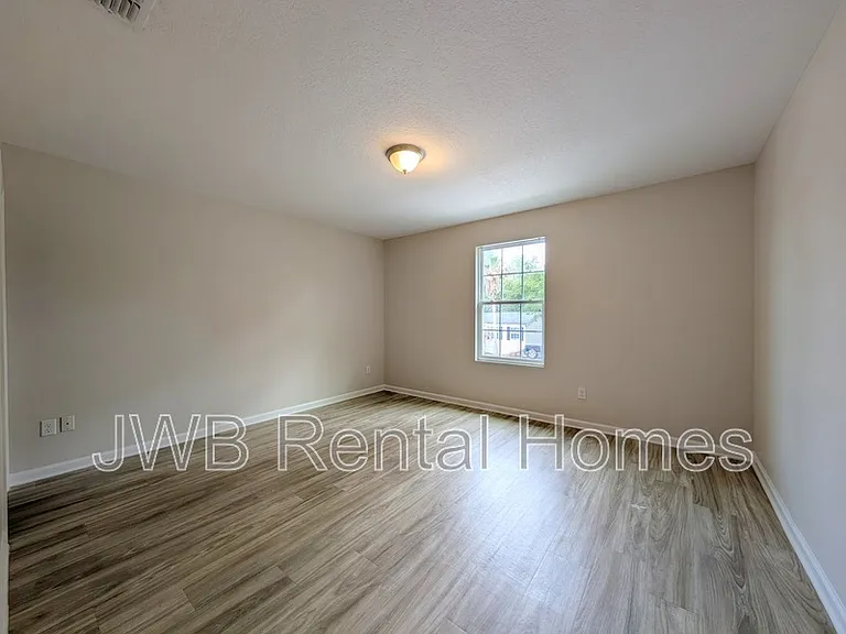 8485 McGirts Village Ln — Photo 5