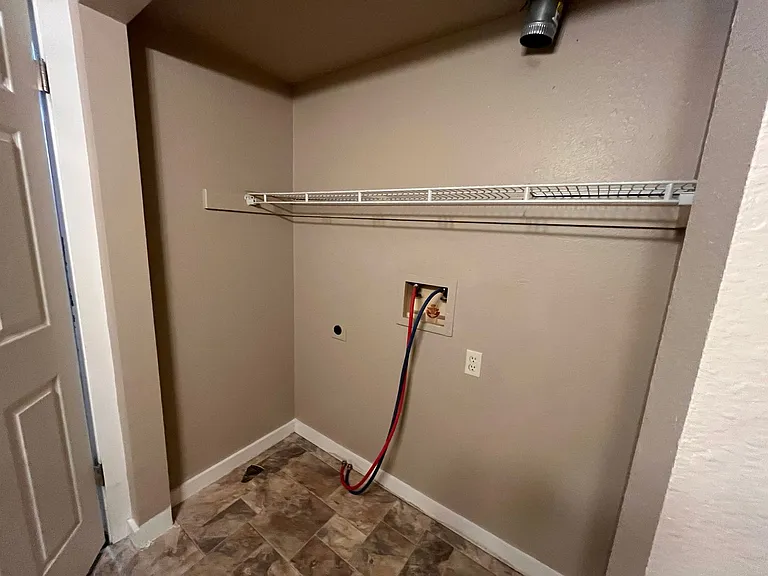 412 Albion Way — Photo 21