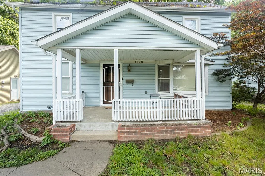 1120 Williams St photo 1