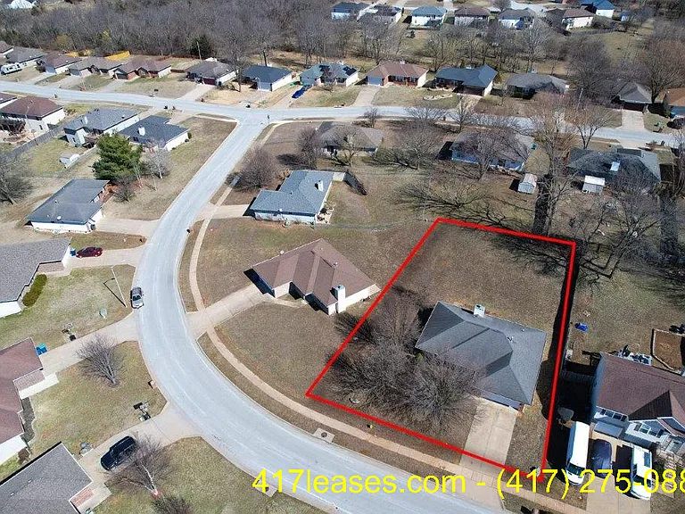 3318 S Valley View Dr — Photo 3