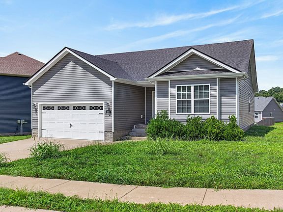 2nd image of 207 Geneva Ln