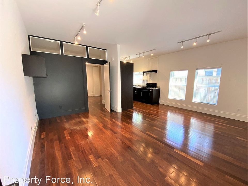 1st image of 1067 Oak St #A