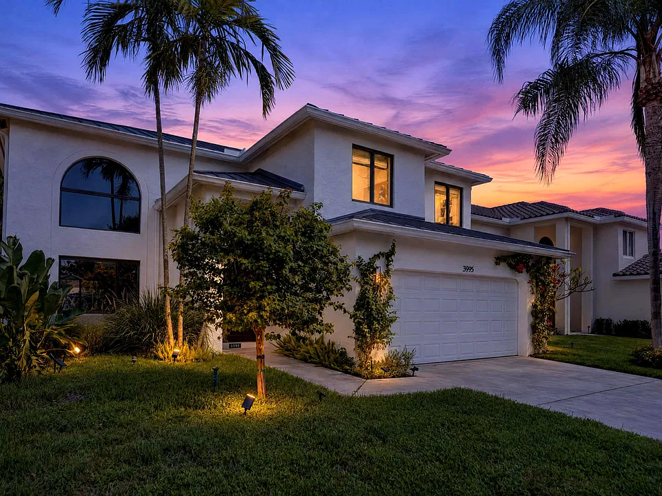 3995 Laurelwood Ln