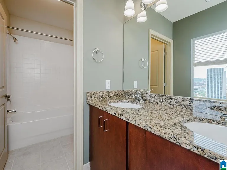 2024 2nd Ave N #1101 — Photo 32