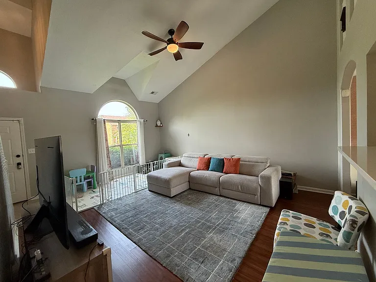 2765 Mable Ln — Photo 4