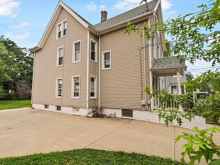 354 Poplar St #2 — Photo 14