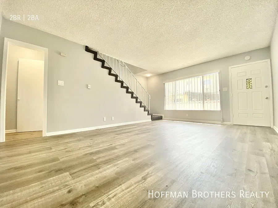 Building Photo - 11502 Eucalyptus Ave #B