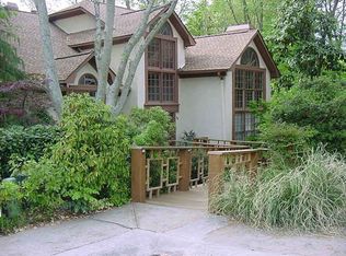 34 Greenland Trce NE, Sandy Springs, GA 30342